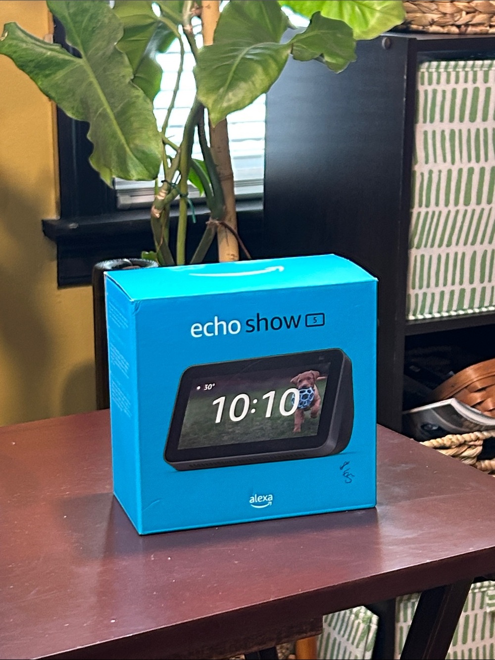 Amazon Echo Show 5 Smart Display - Black - Picture 6 of 6